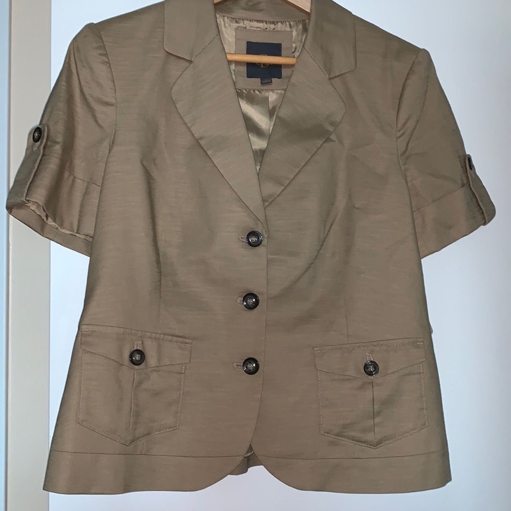 New short sleeve blazer